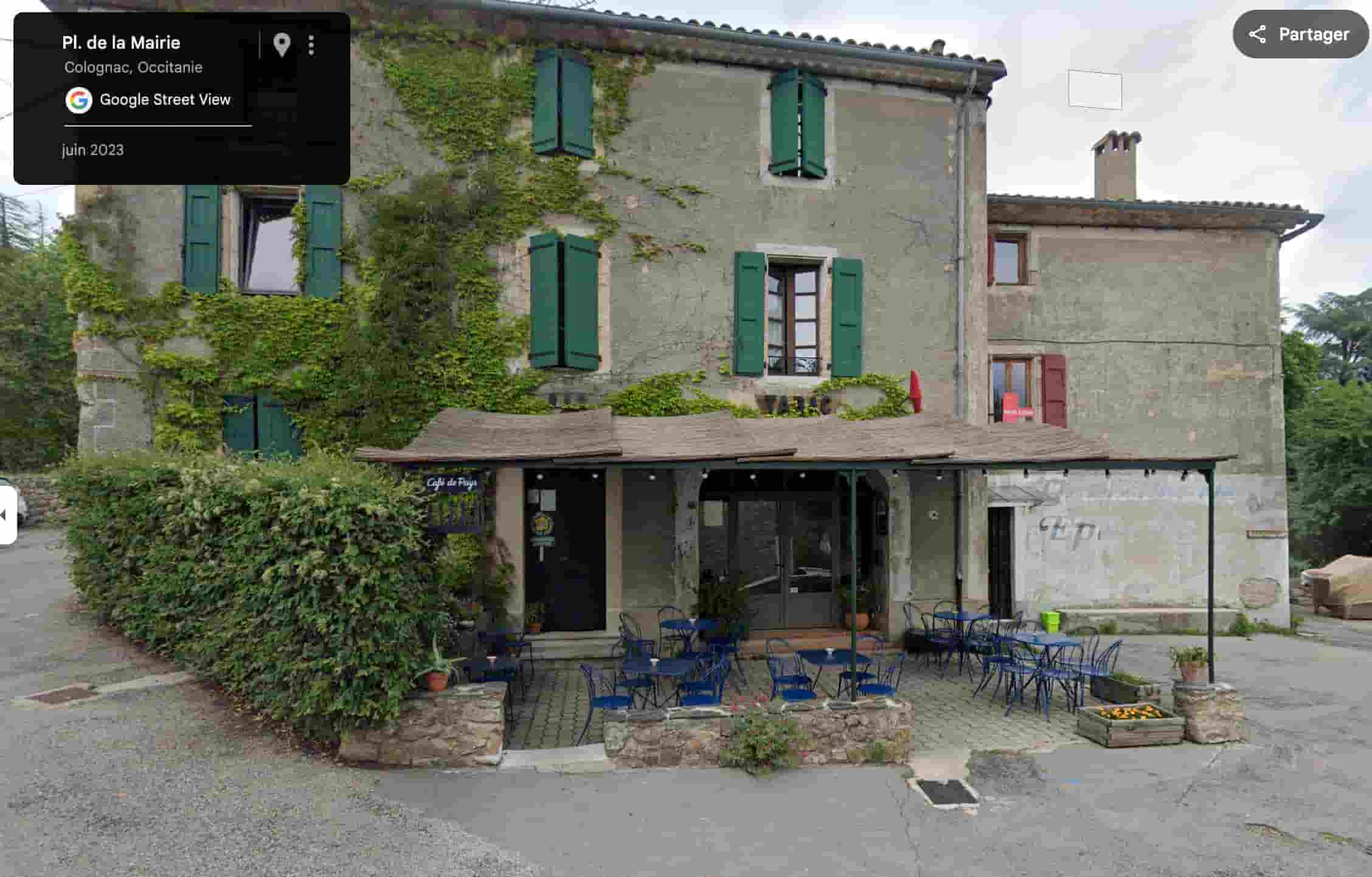 Le bar de la Place à Colognac.