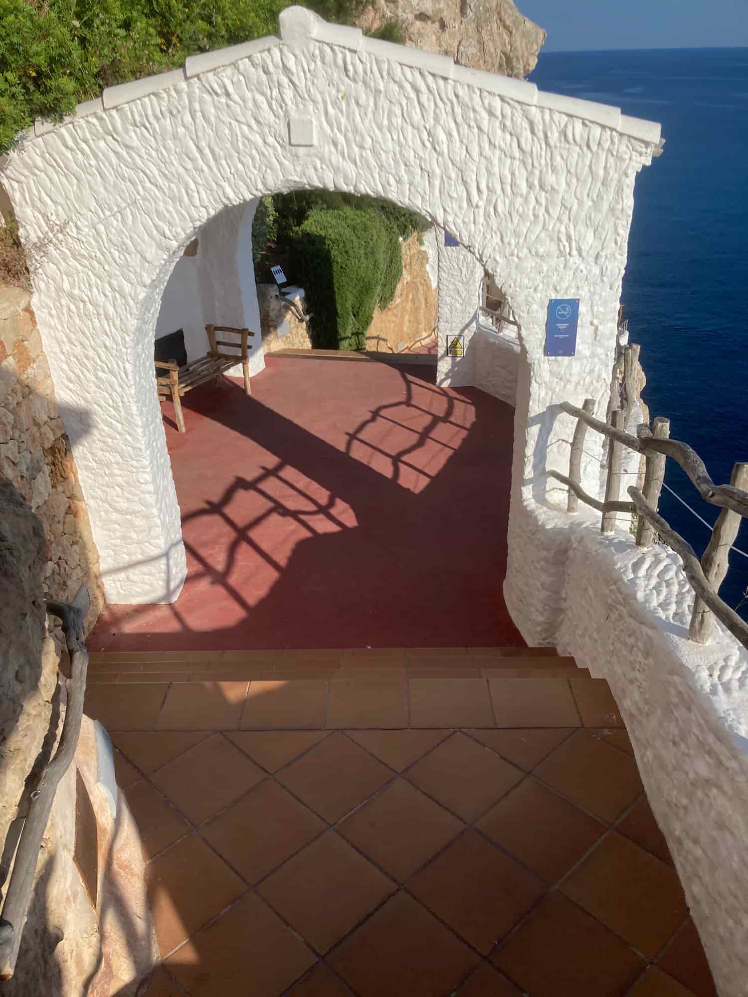 Un escalier de la Cova d'en Xoroi à Minorque.