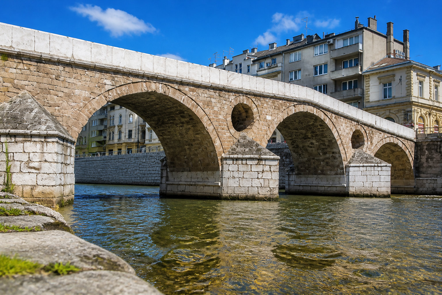 Comment comprendre l'histoire mouvementée de la ville ?